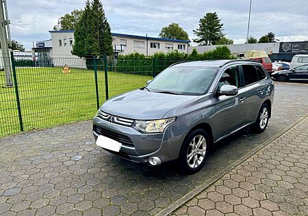 Mitsubishi Outlander 2.2d 4WD 7SITZ AHK