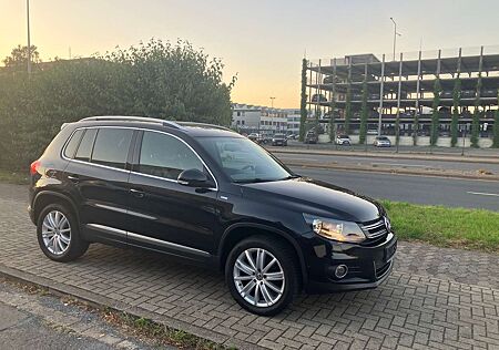 VW Tiguan Volkswagen Life 4Motion-2,0 TDI-AHK-STHZ-Kamera-Navi-Pano