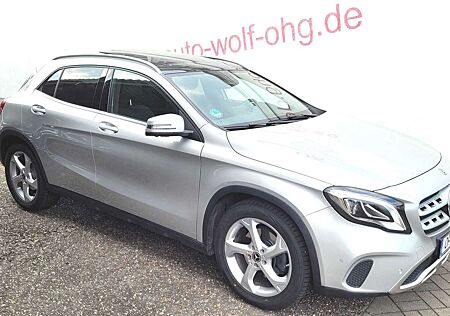 Mercedes-Benz GLA 250 4matic 7G-DCT, Comand, Panorama, LED...
