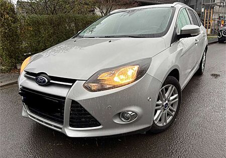 Ford Focus Titanium Diesel Automatk Scheckheft gepflegt
