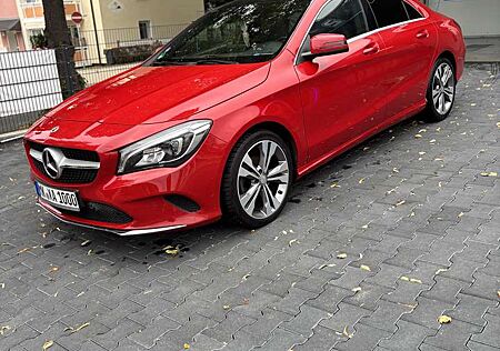 Mercedes-Benz CLA 180 7G-DCT Urban