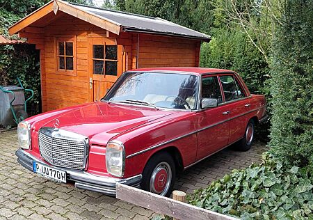 Mercedes-Benz W 114/115 Strich-Acht