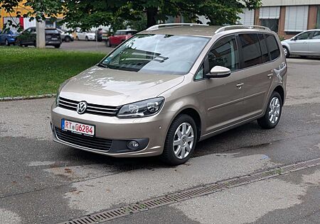 VW Touran Volkswagen 1.4 TSI/7.Sitzer/DSG/STDHZG/NAVI/SHZ