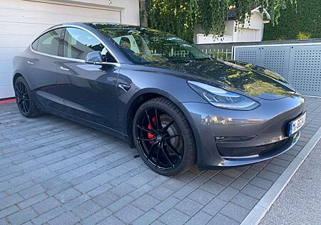 Tesla Model 3 Performance
