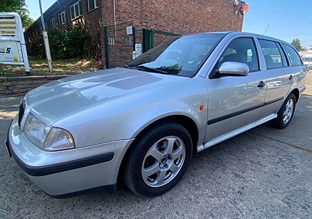 Skoda Octavia Kombi Aut.+ Schiebedach+PDC+Klima
