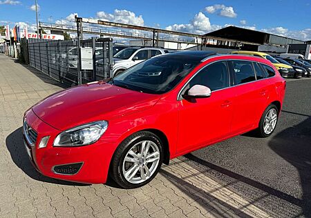 Volvo V60 D5 Kombi Summum AWD Leder/PDC/RFK/Xenon/ Nav