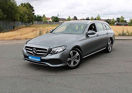 Mercedes-Benz E 200 E200 T-Modell Leder Navi 8-Fach Kamera LED