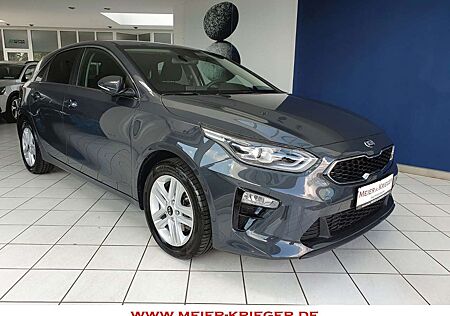 Kia Cee'd Ceed / Ceed 1.4 TGDI Business Aut/LED/Kamera/Garantie