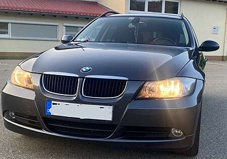 BMW 320i 320 Touring Aut.