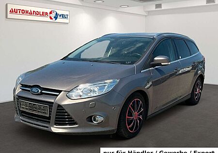 Ford Focus Kombi 1.6 T Xenon Navi PDC SHZ Tempo