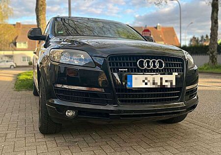 Audi Q7 3.0 TDI DPF quattro tiptronic