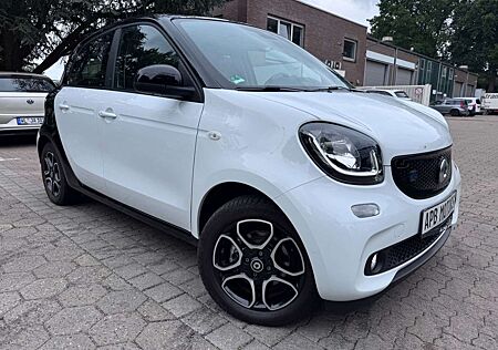 Smart ForFour PRIME EQ PANO NAVI 4xSHZ LENKRADHZG. ALU