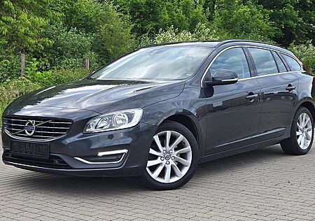 Volvo V60 Kinetic Diesel Automatik 1HAND LEDER TÜV/AU NEU