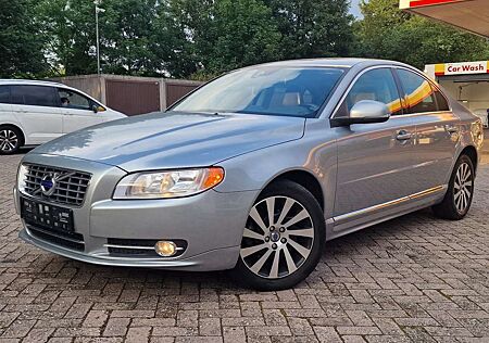 Volvo S80 D3 Momentum NAVI LEDER SCHECKHEFT TÜV/AU NEU