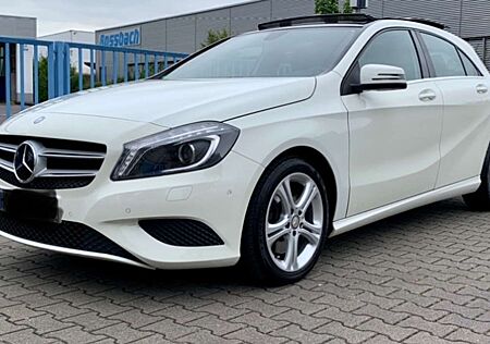 Mercedes-Benz A 250 (BlueEFFICIENCY) 7G-DCTUrban