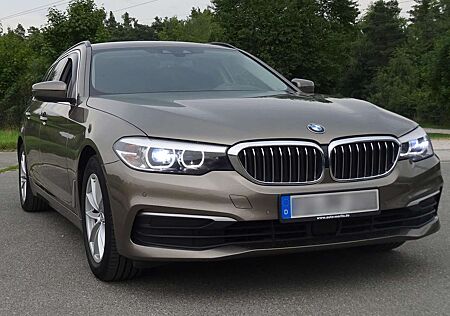 BMW 520d 520 Touring Aut. Luxury Line - Head-Up - Keyless