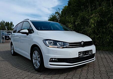 VW Touran Volkswagen 7 Platz Kam AHK SHZ 1.Hd Massage 8-fach