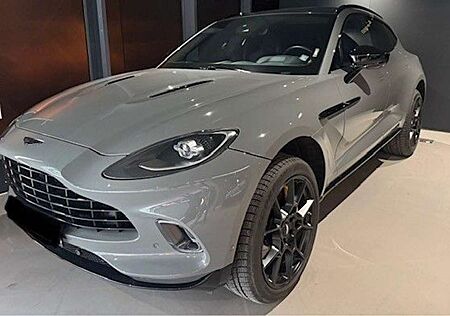 Aston Martin DBX 4.0 V8