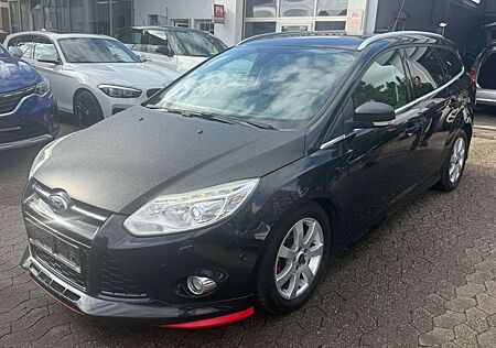 Ford Focus Turnier Titanium*Autom.*Xenon*Navi*8-Fach