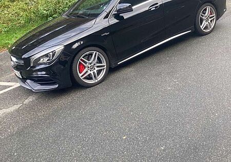 Mercedes-Benz CLA 45 AMG 4Matic Speedshift DCT 7G