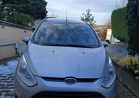 Ford B-Max 1.0 EcoBoost Titanium
