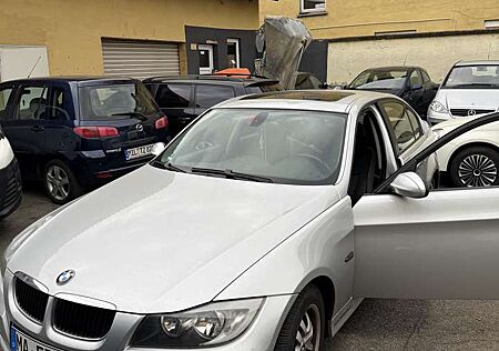 BMW 320i 320