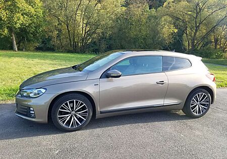 VW Scirocco Volkswagen 2.0 TSI BlueMotion Technology Allstar