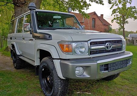 Toyota Land Cruiser HZJ 76-Buschtaxi-1HZ 4,2L Diesel EU5 Diff.Sperren