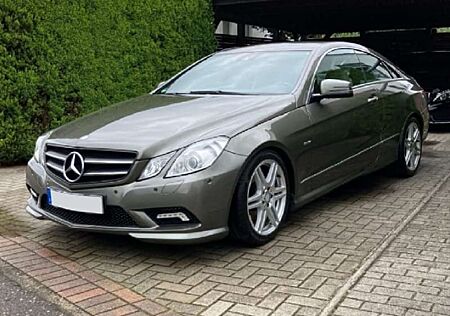 Mercedes-Benz E 250 CGI AMG Paket 18" Beige Sitzklima W207 Xenon Leder