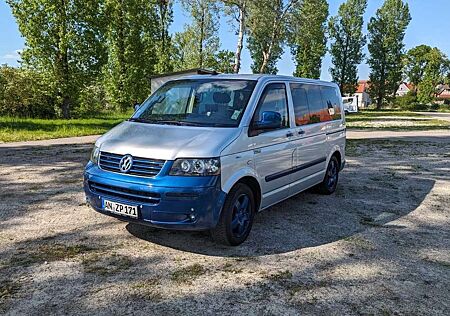 VW T5 Transporter Volkswagen Bus Multivan United