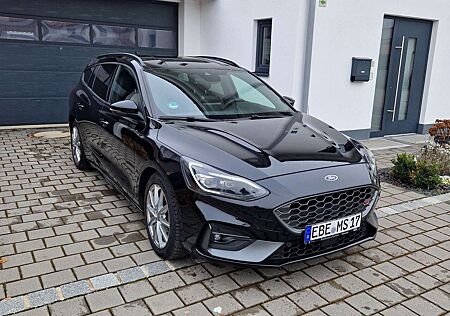 Ford Focus Turnier ST 2.3 EcoBoost