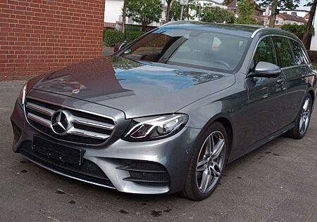 Mercedes-Benz E 200 T AMG 1HD AutoNavi eHeck 19Zoll Scheckheft