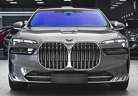 BMW 750 e xDrive Executive Lounge PHEV Sportautom
