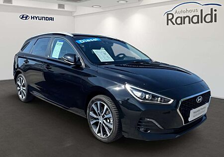 Hyundai i30 cw YES! 1.6 CRDi++Automatik++Navi++Kamera!++