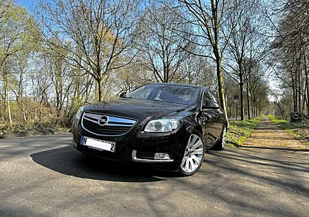 Opel Insignia 2.0 Turbo 220PS – viele Neuteile