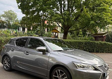 Lexus CT 200h F-Sport
