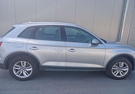 Audi Q5 40 TDI quattro S tronic design