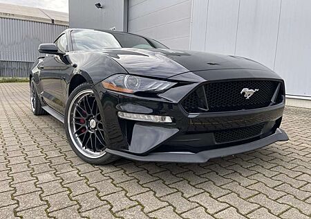 Ford Mustang 5.0 V8 GT LED Tacho Navi Leder Automatik