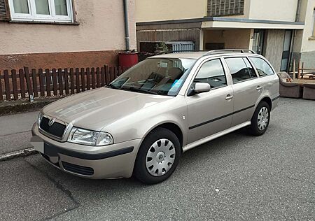 Skoda Octavia +1.6+Combi+Tour