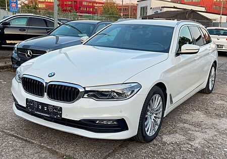 BMW 530 d xDrive Sport Line / LED / Navi / Scheckheft