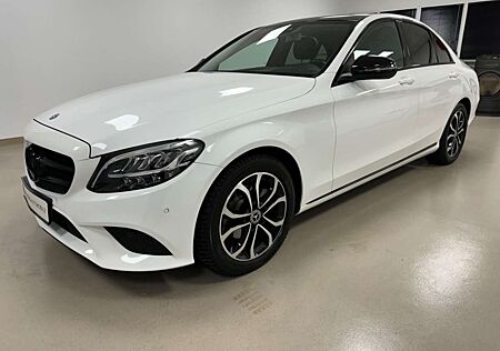 Mercedes-Benz C 180 C -Klasse Lim. CGI*PDC*RFK*STZHZ*AC*PANO*