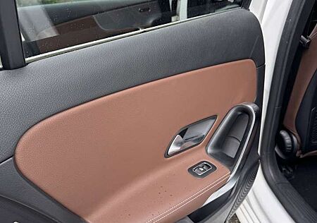 Mercedes-Benz A 220 7G-DCT Progressive