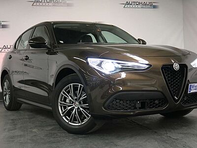 Alfa Romeo Stelvio Super*1HAND*AHK*NAVI*LEDER*KAMERA*PDC*Xenon*uvm