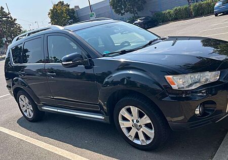 Mitsubishi Outlander Invite 4WD