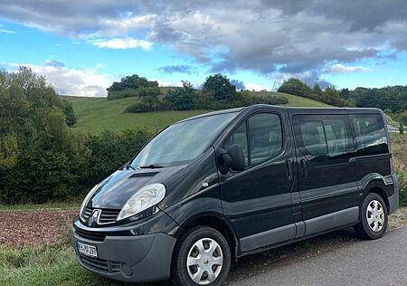 Renault Trafic L1H1 2,7t (8/9 Sitze) verglast