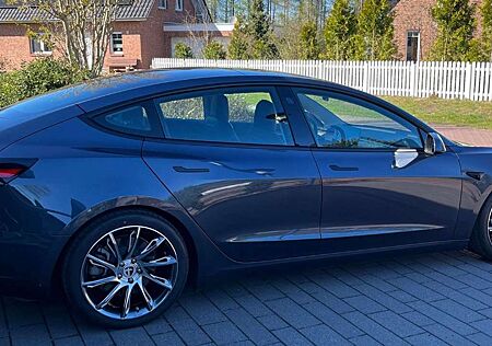 Tesla Model 3 AWD AHK PDC, Tüv neu, Herstellergarantie