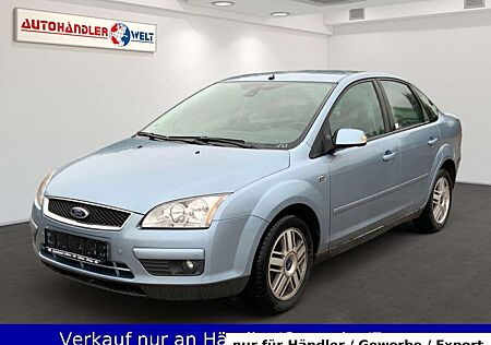 Ford Focus Lim. 1.6 Ghia AAC PDC Navi Tempo SHZ FSHz