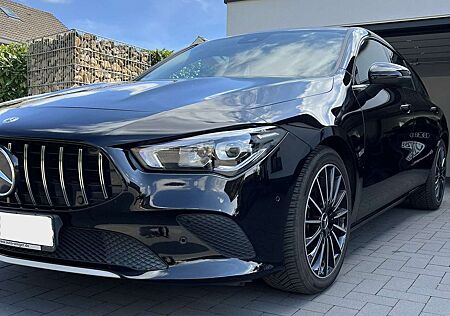 Mercedes-Benz CLA 180 AMG/NIGHT-STYLE/MBUX/LEDHP/SHZ/NAVI/TEMPO