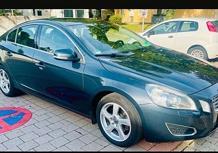 Volvo S60 DRIVe Kinetic