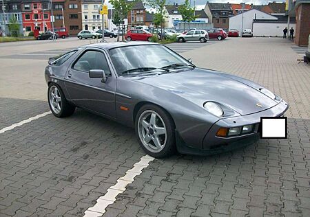 Porsche 928 S